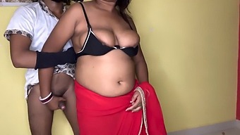 Kamvali Bay, The Indian Curvy Lady