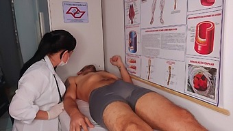 Nurse Saw A Guy'S Cock In Front Of Her, It Was An Accident