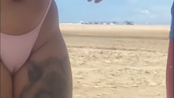 Fui À Praia E O Novinho Ficou Apaixonado Por Minha Bucetinha